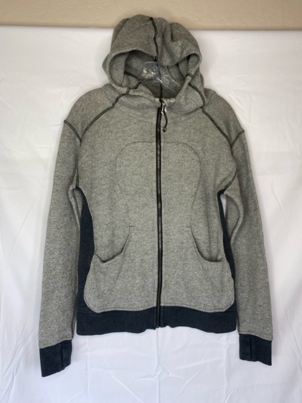 LULULEMON WOMENS SCUBA GRAY CHARCOAL FULL ZIP HOODED SWEATSHIRT SZ 8 POCKETS